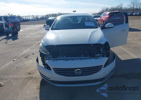 2014 Volvo S60 T5 Platinum из США, поврежденный, VIN YV1612FS1E1285735